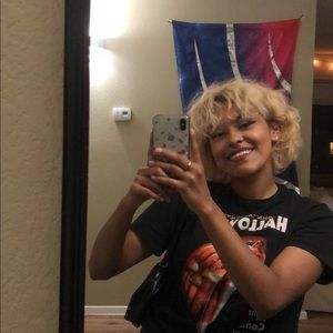 Meet your Posher, Destiny